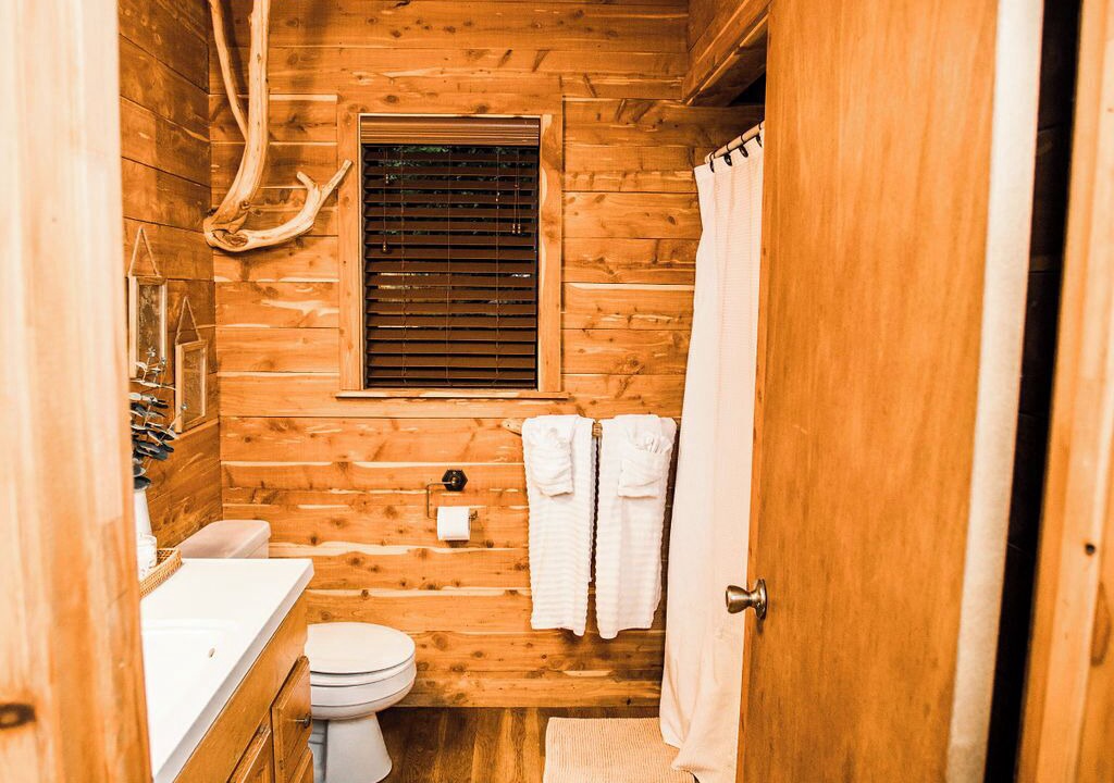 Photo of Bathroom in Jasper
