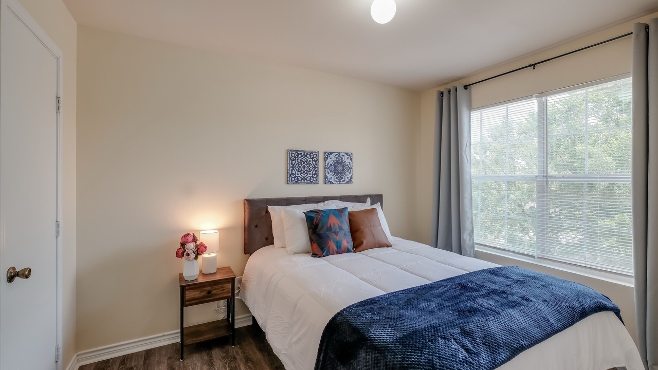 Photo of Bedroom in Medical Center District