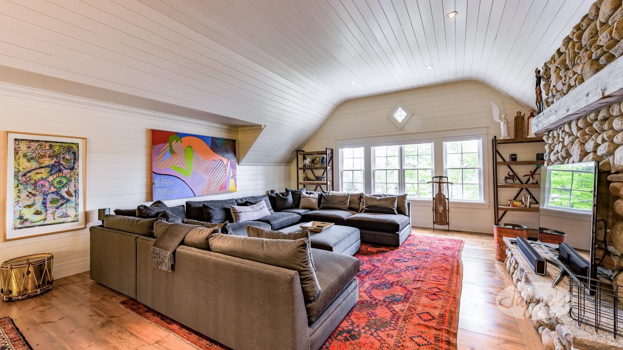 Photo of Bedroom in Muskoka Lakes
