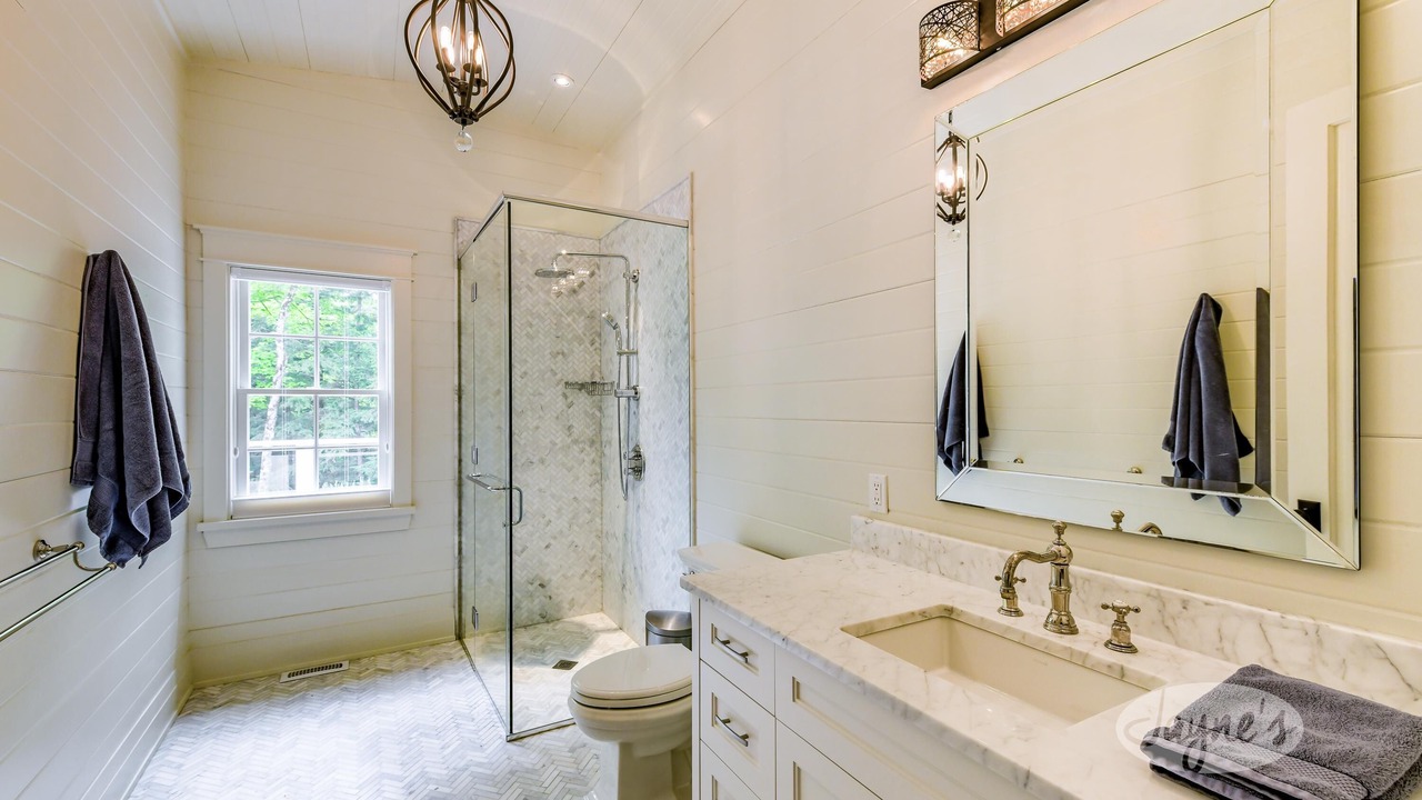 Photo of Bathroom in Muskoka Lakes