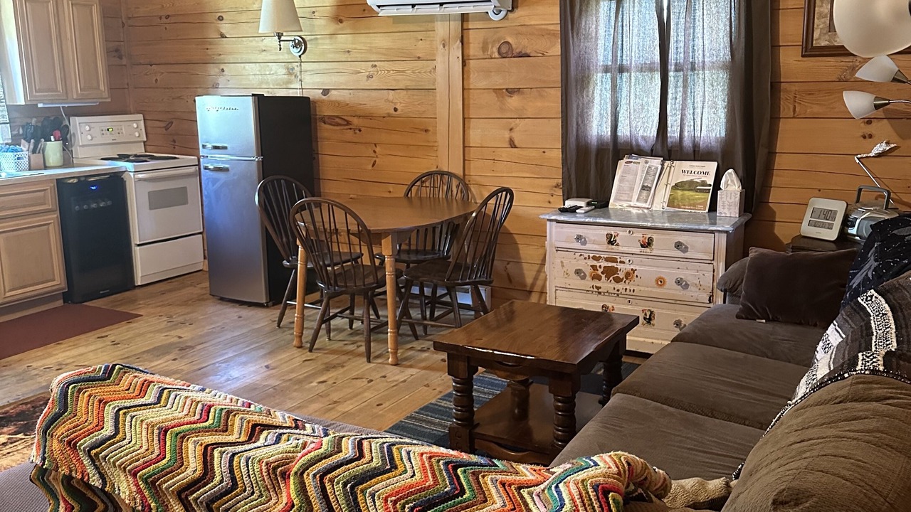 Photo of Livingroom in Galeton