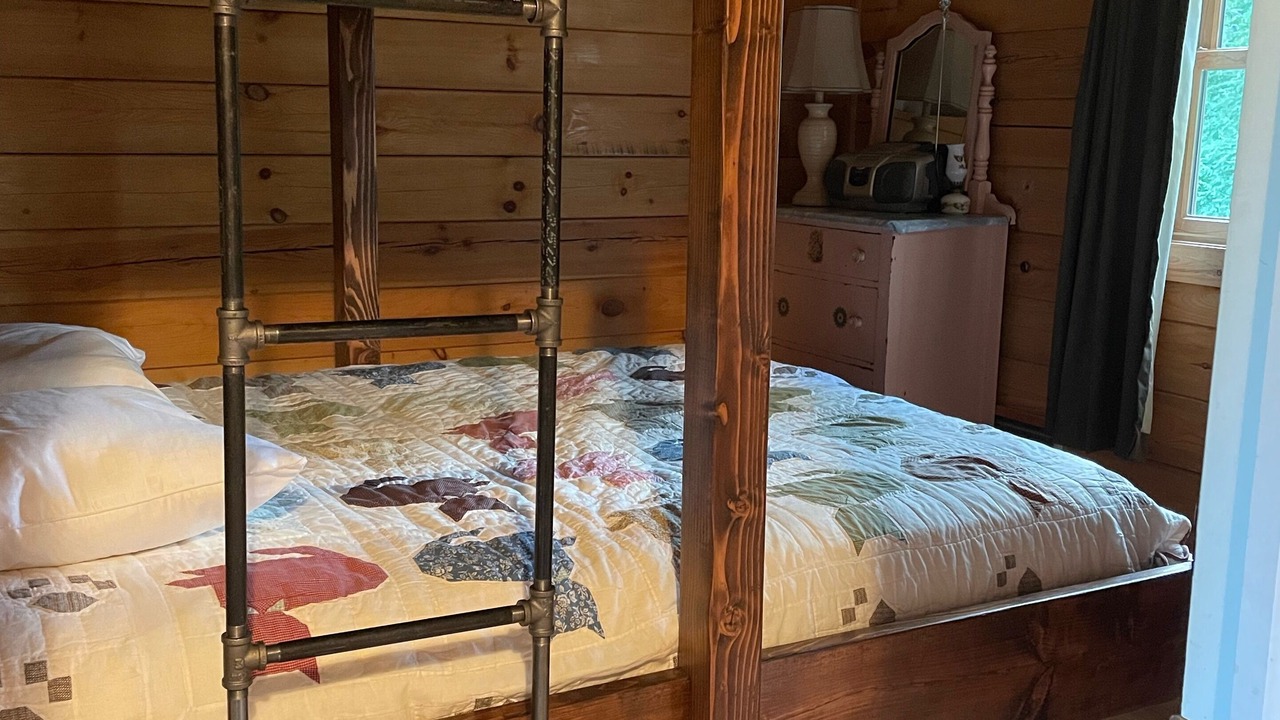Photo of Bedroom in Galeton