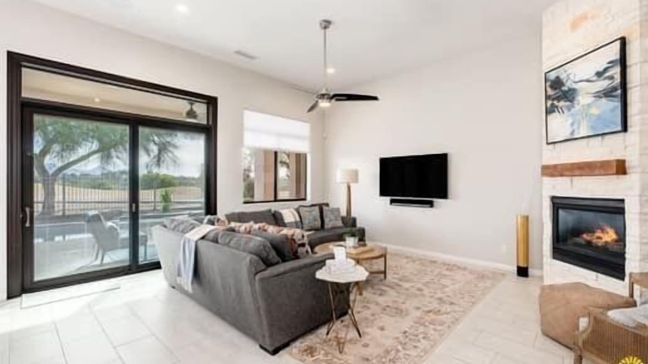 Photo of Livingroom in Desert Ridge
