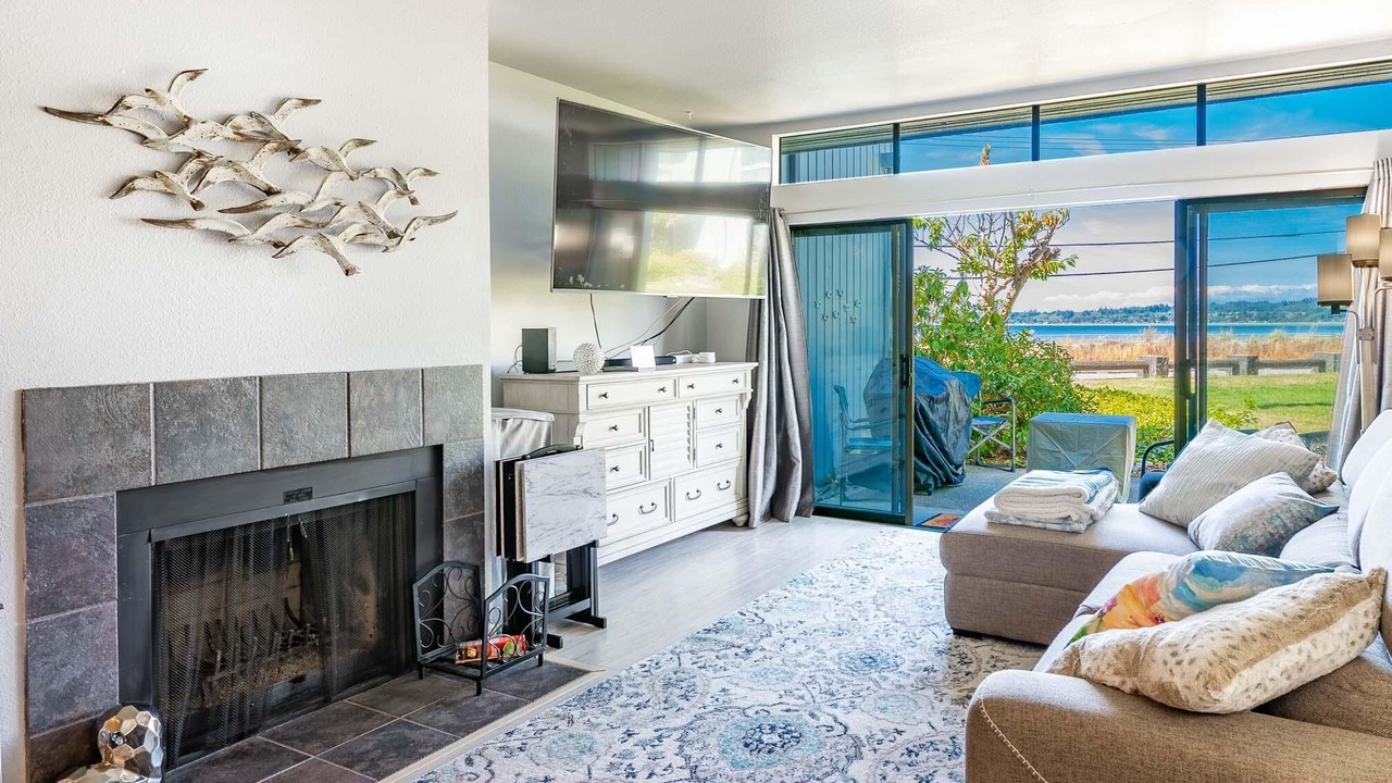 Photo of Livingroom in Birch Bay