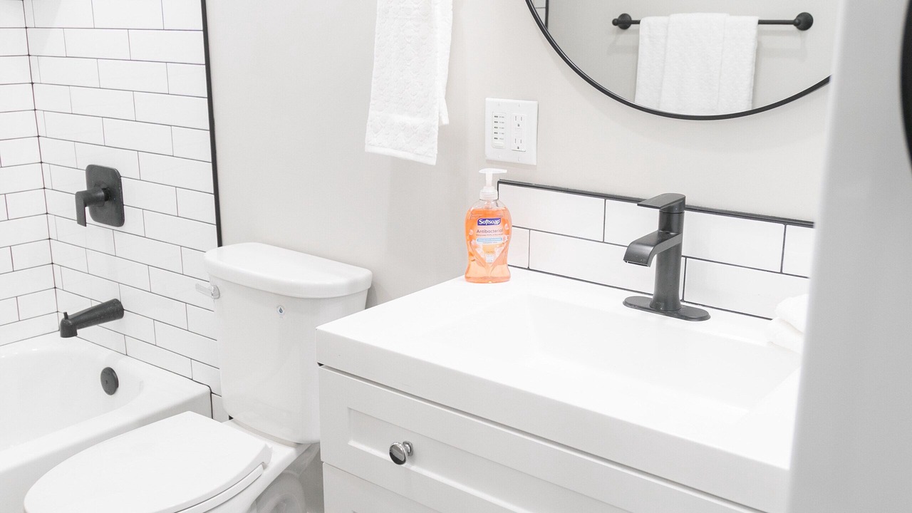 Photo of Bathroom in Hurricane