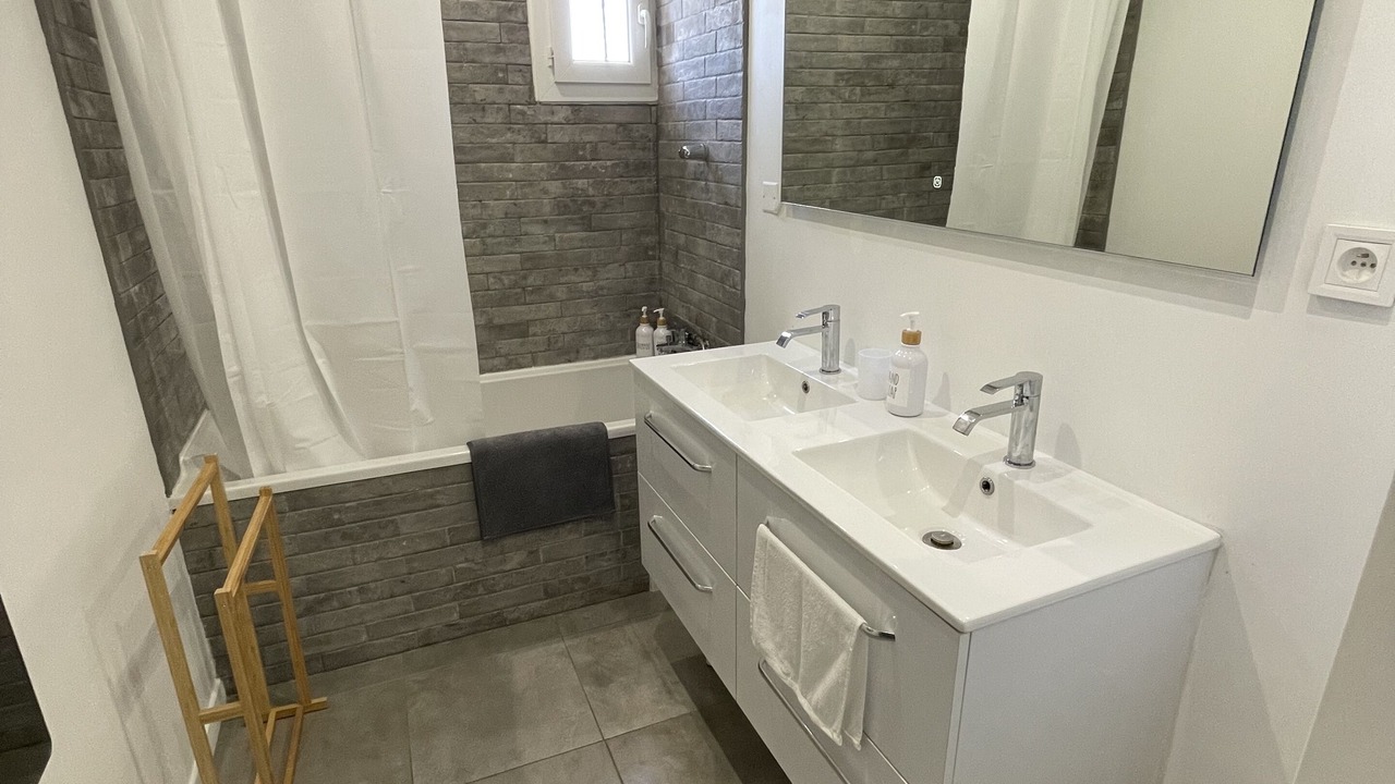 Photo of Bathroom in Sorgues