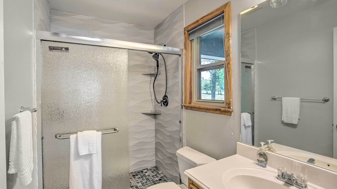 Photo of Bathroom in Yantis