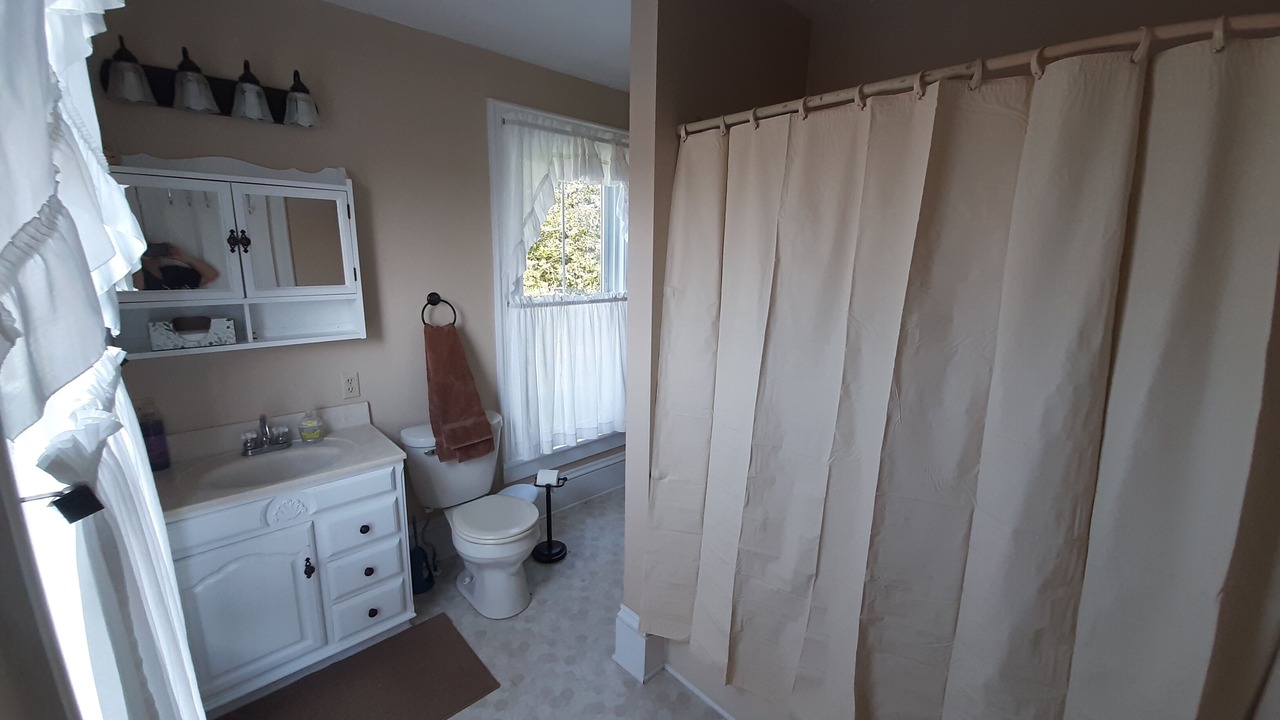 Photo of Bathroom in Town of Torrey