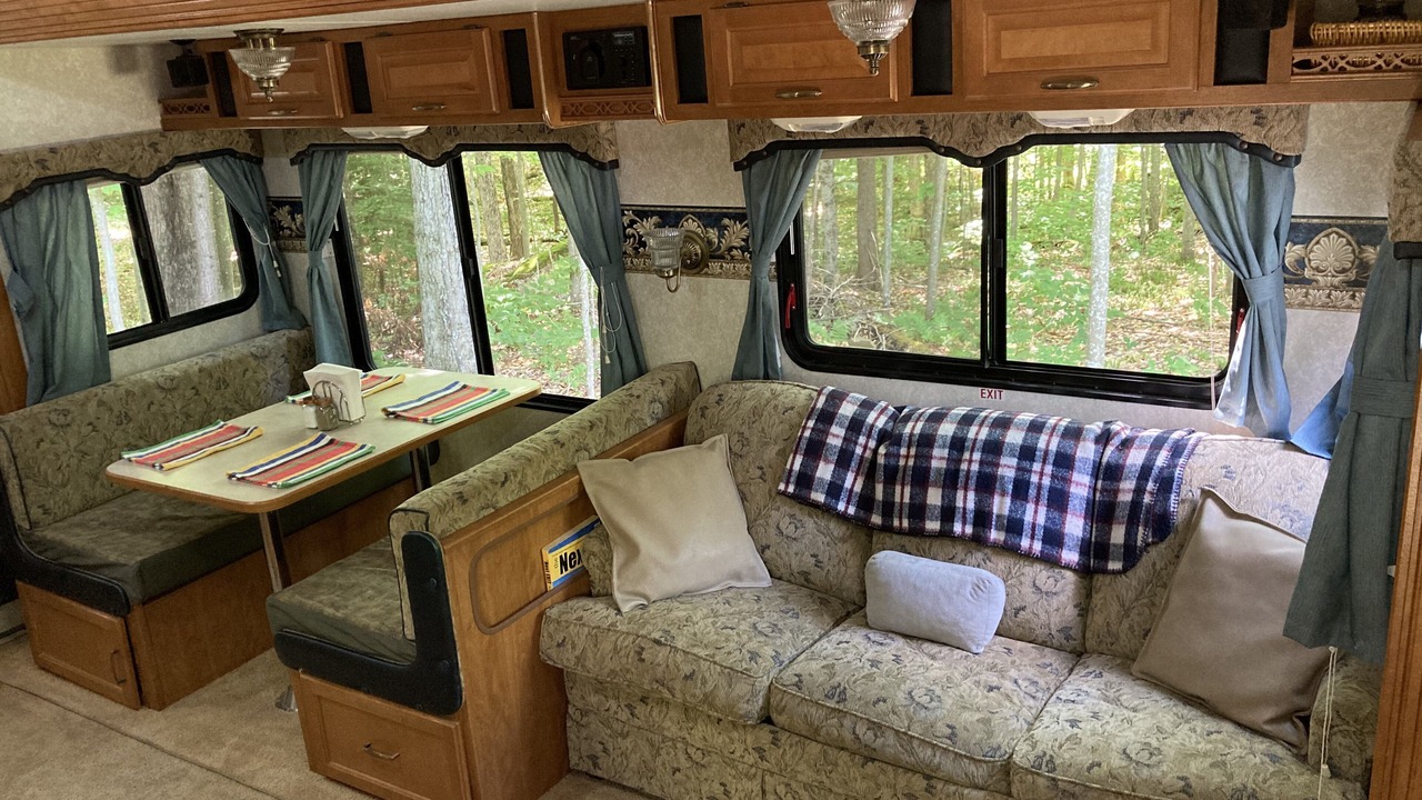 Photo of Livingroom in Town of Clifton