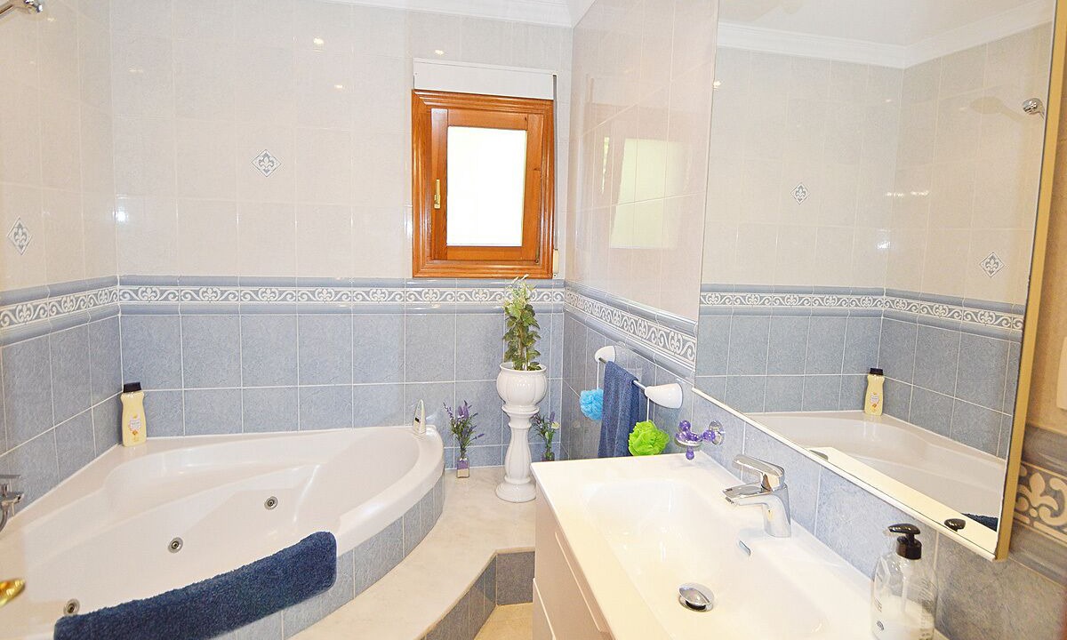 Photo of Bathroom in Media Luna