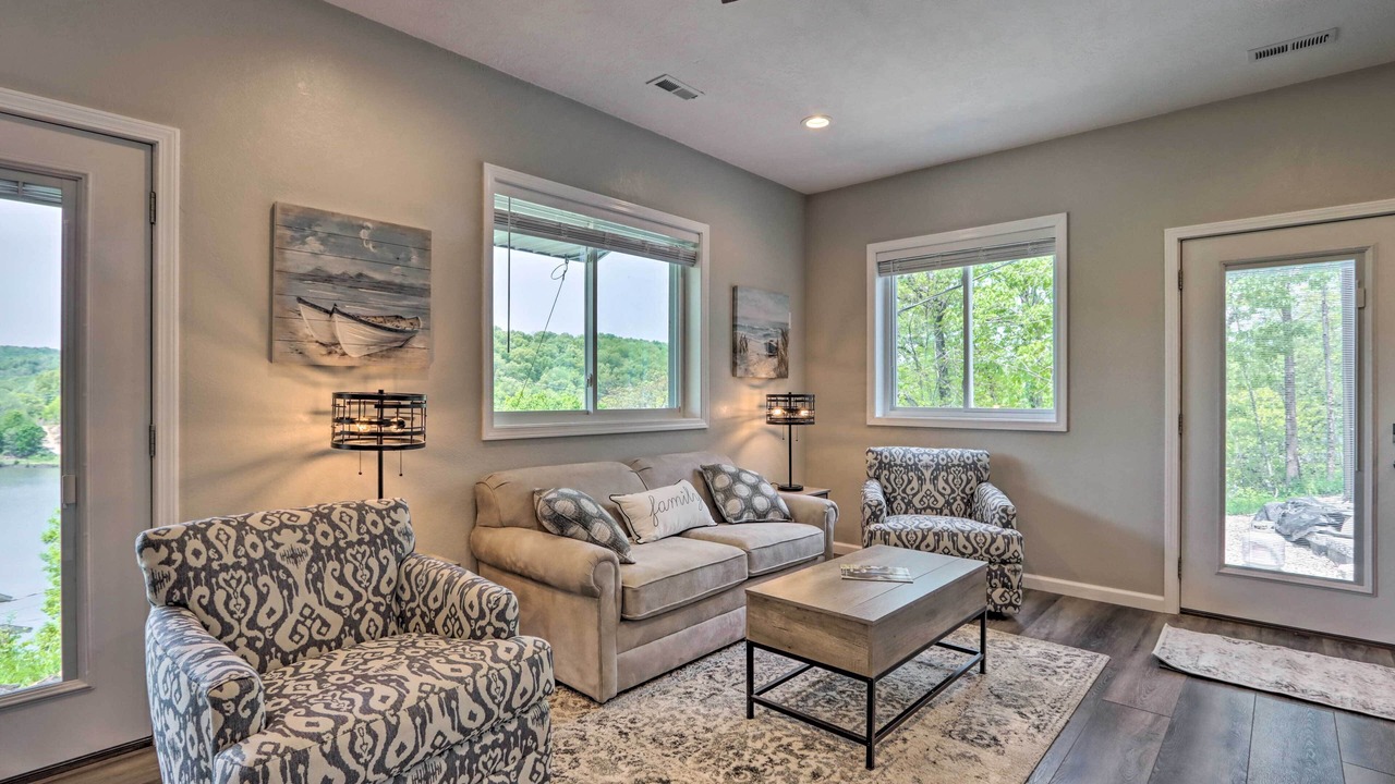 Photo of Livingroom in Camdenton