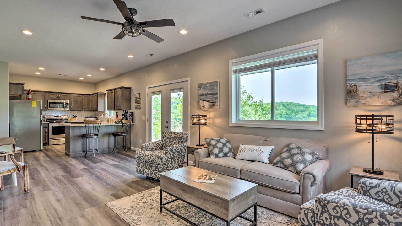 Photo of Livingroom in Camdenton