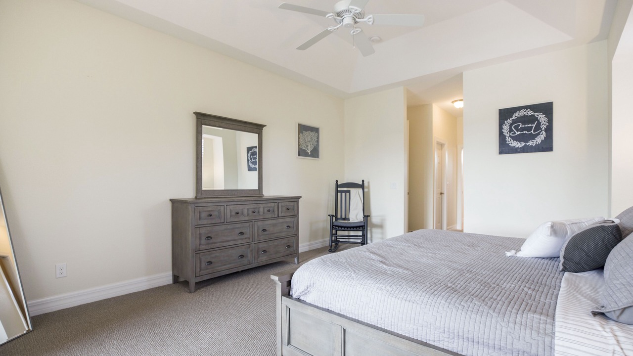Photo of Bedroom in Pine Valley