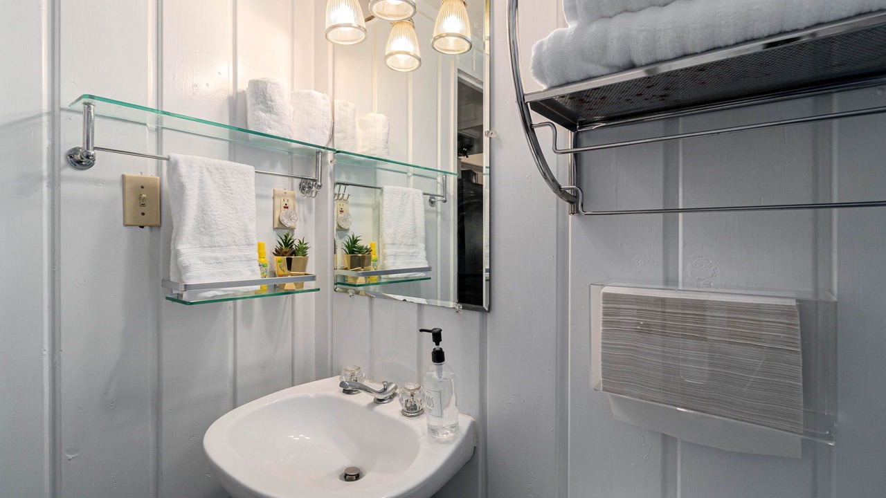 Photo of Bathroom in Tool