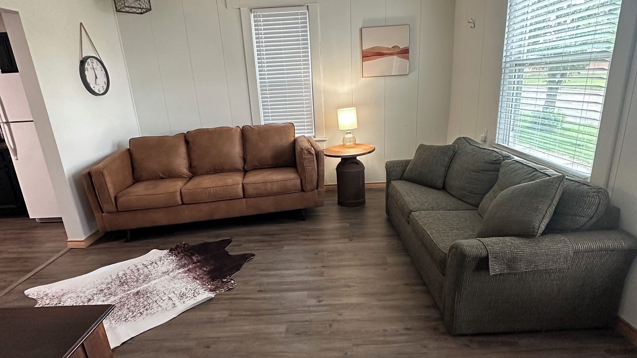 Photo of Livingroom in Barton County