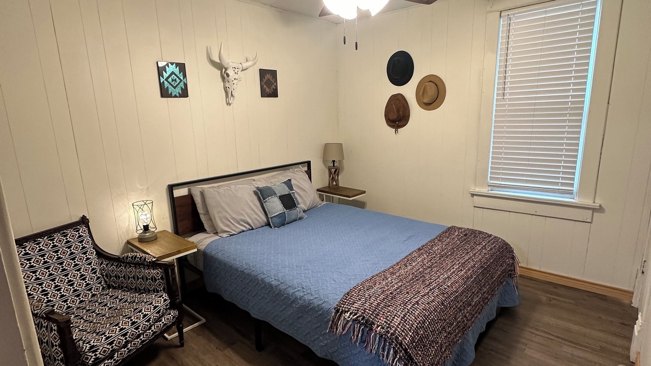 Photo of Bedroom in Barton County