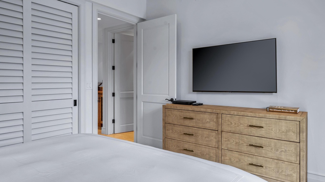 Photo of Bedroom in Kaupulehu