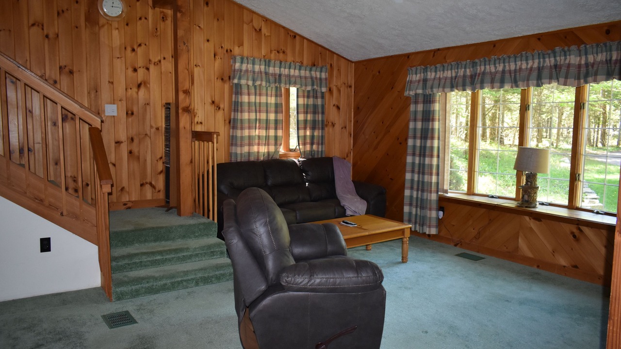 Photo of Livingroom in Ellenburg Center