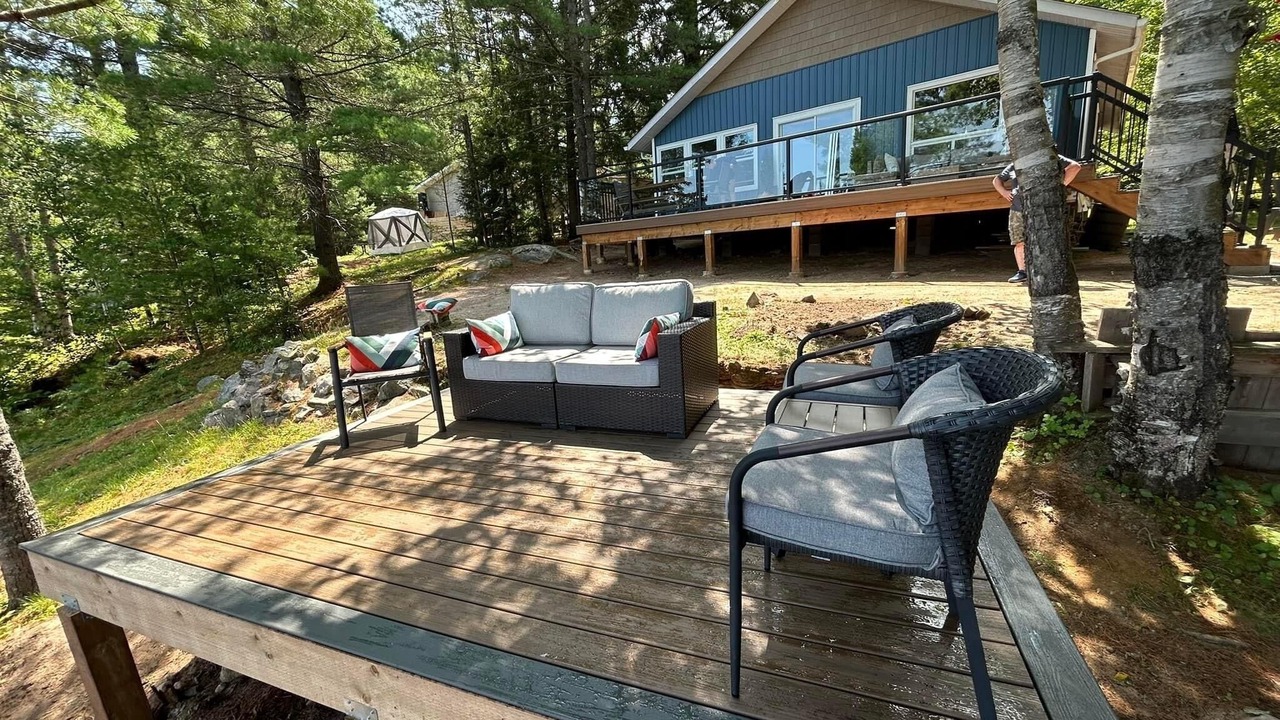 Photo of Patio Balcony in Byng Inlet