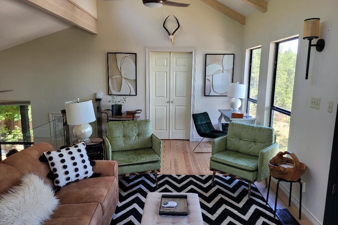 Photo of Livingroom in Comanche Trail
