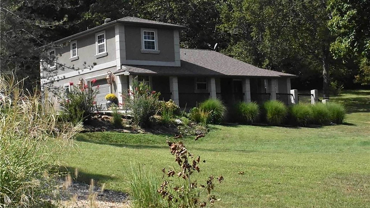 Photo of Outdoor in Roach