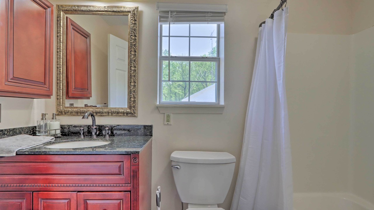 Photo of Bathroom in Roach