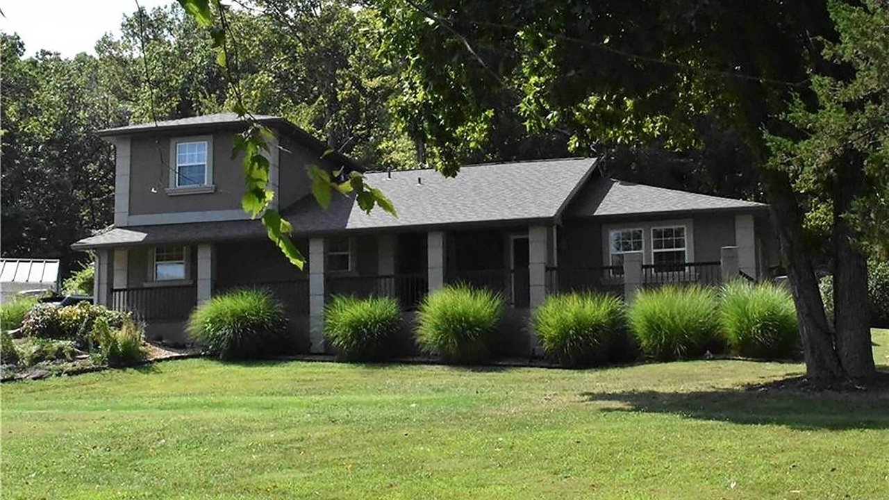 Photo of Outdoor in Roach