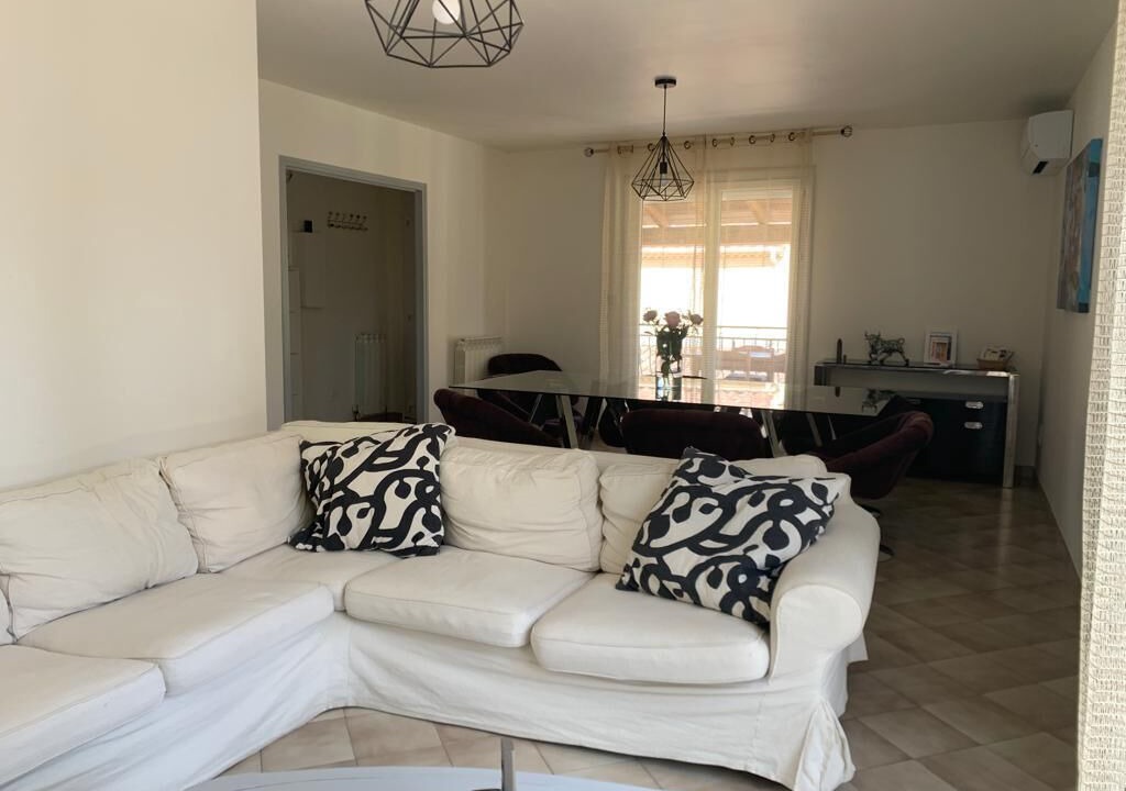 Photo of Livingroom in Eyguieres