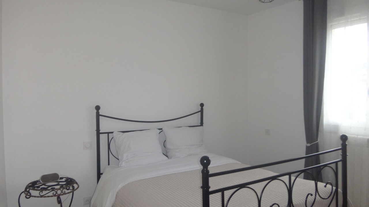 Photo of Bedroom in Eyguieres