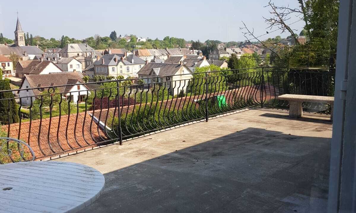 Photo of Patio Balcony in Chatillon en Bazois