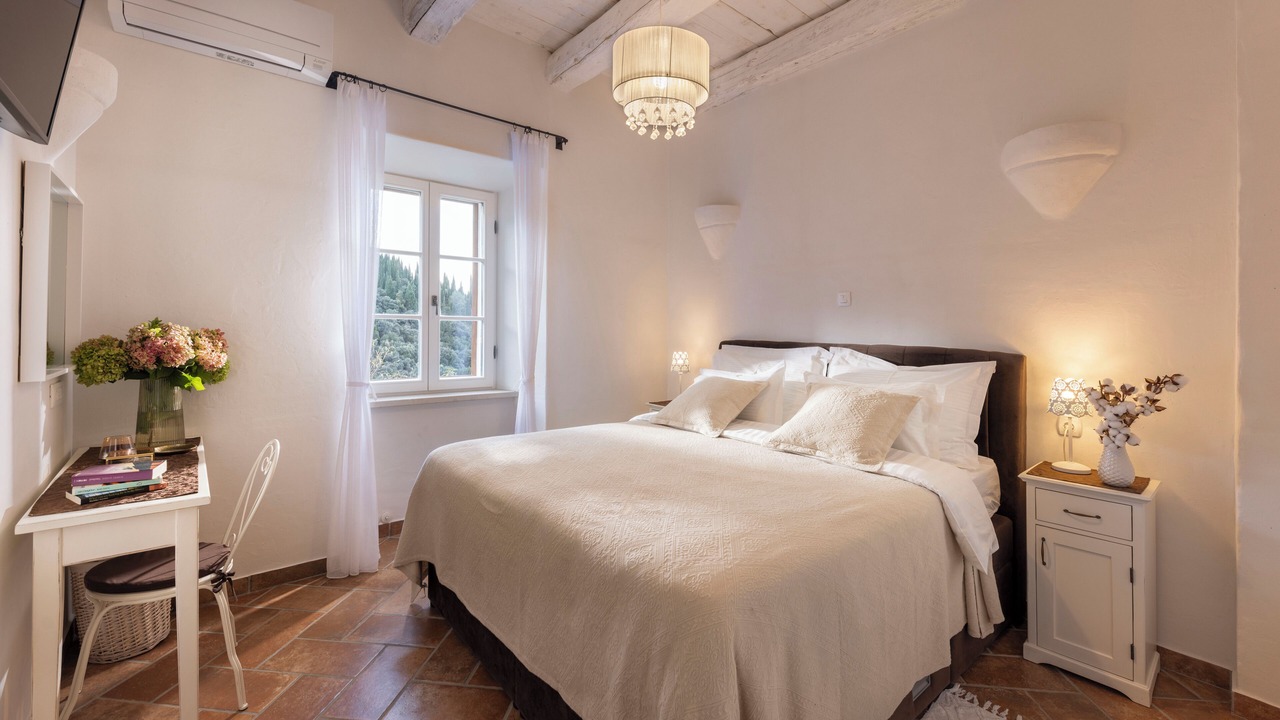 Photo of Bedroom in Molunat