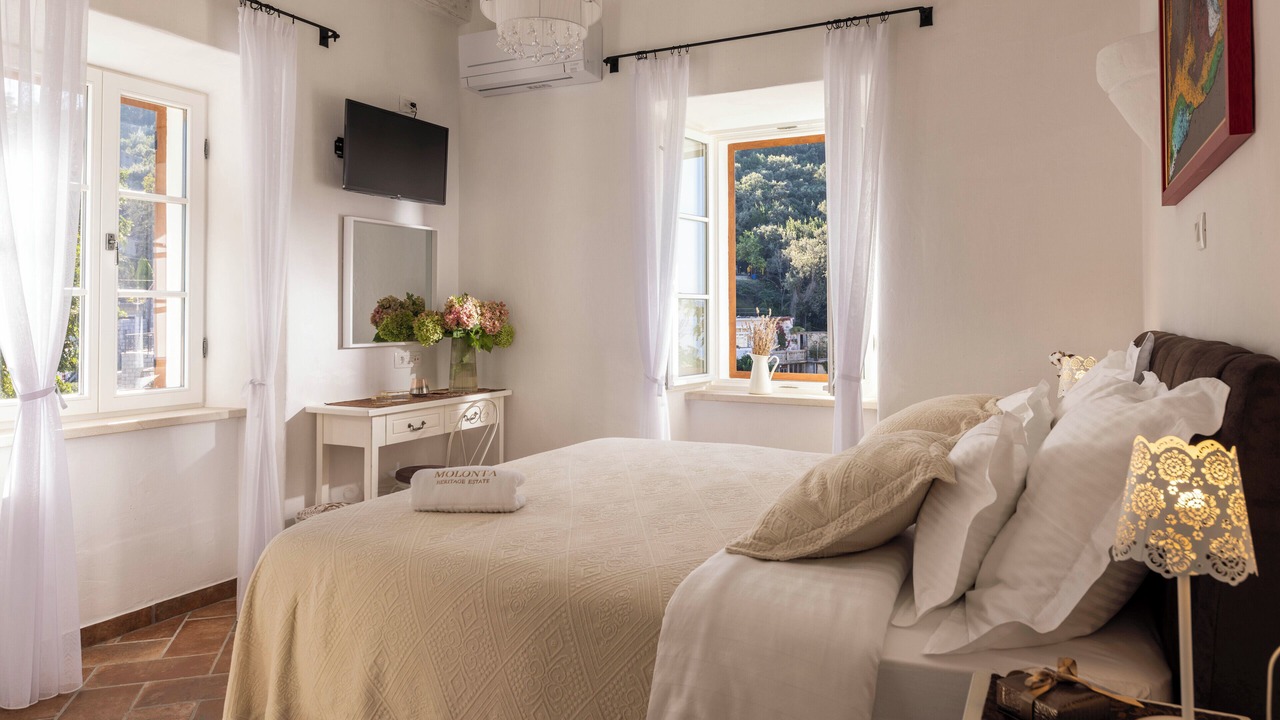 Photo of Bedroom in Molunat