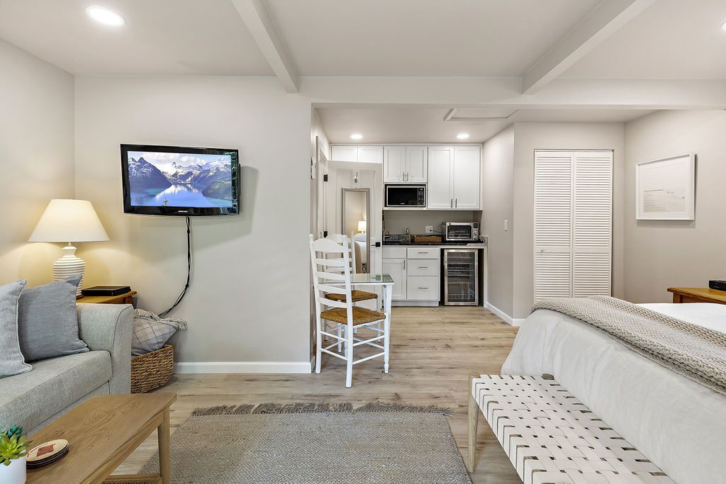 Photo of Livingroom in Jacksonville