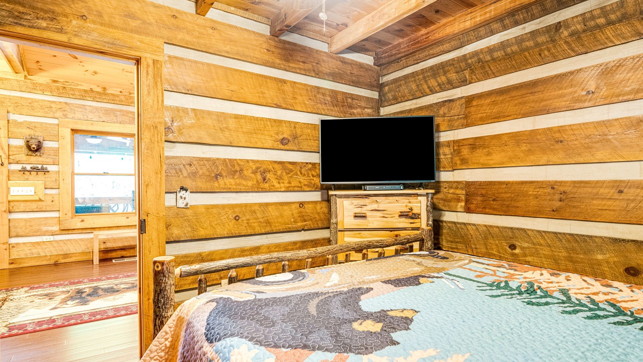 Photo of Bedroom in Hidden Lake