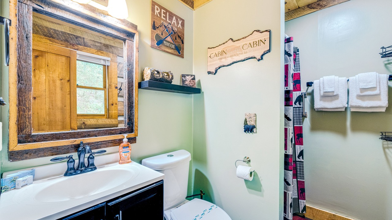Photo of Bathroom in Hidden Lake