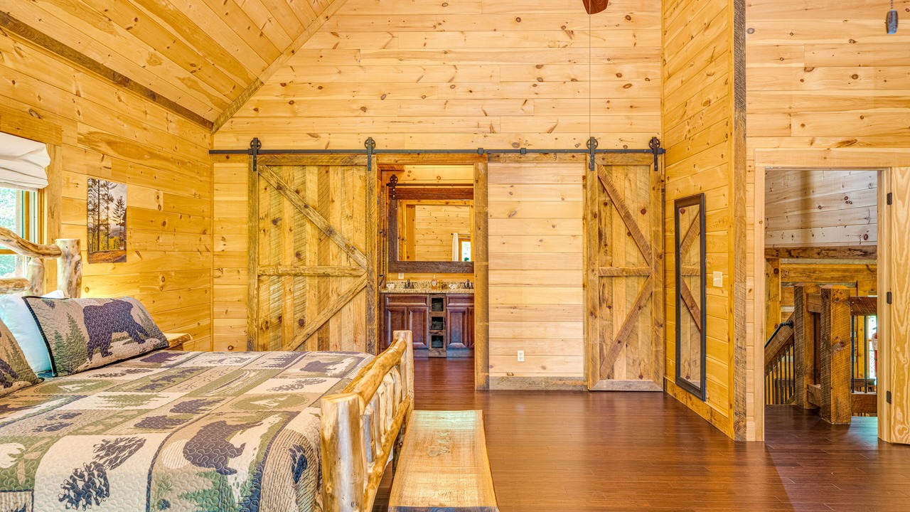 Photo of Bedroom in Hidden Lake