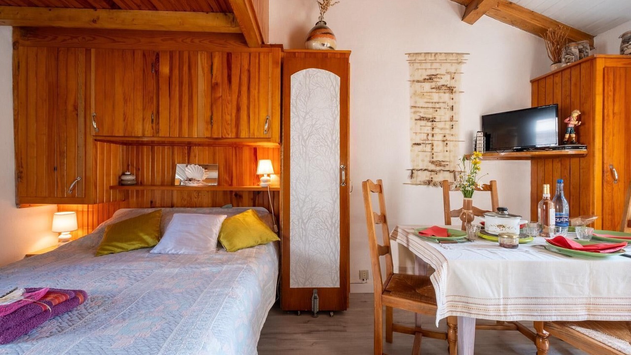 Photo of Bedroom in Fraissinet-de-Lozere