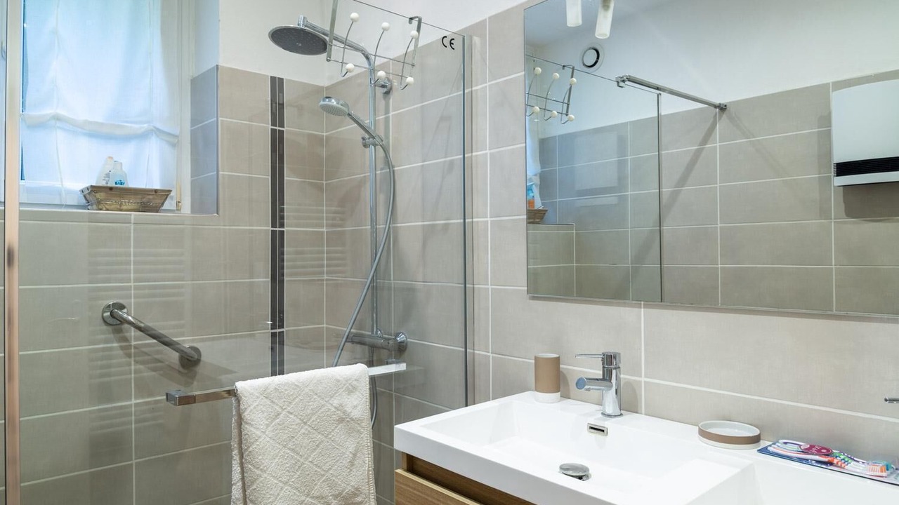 Photo of Bathroom in Florac