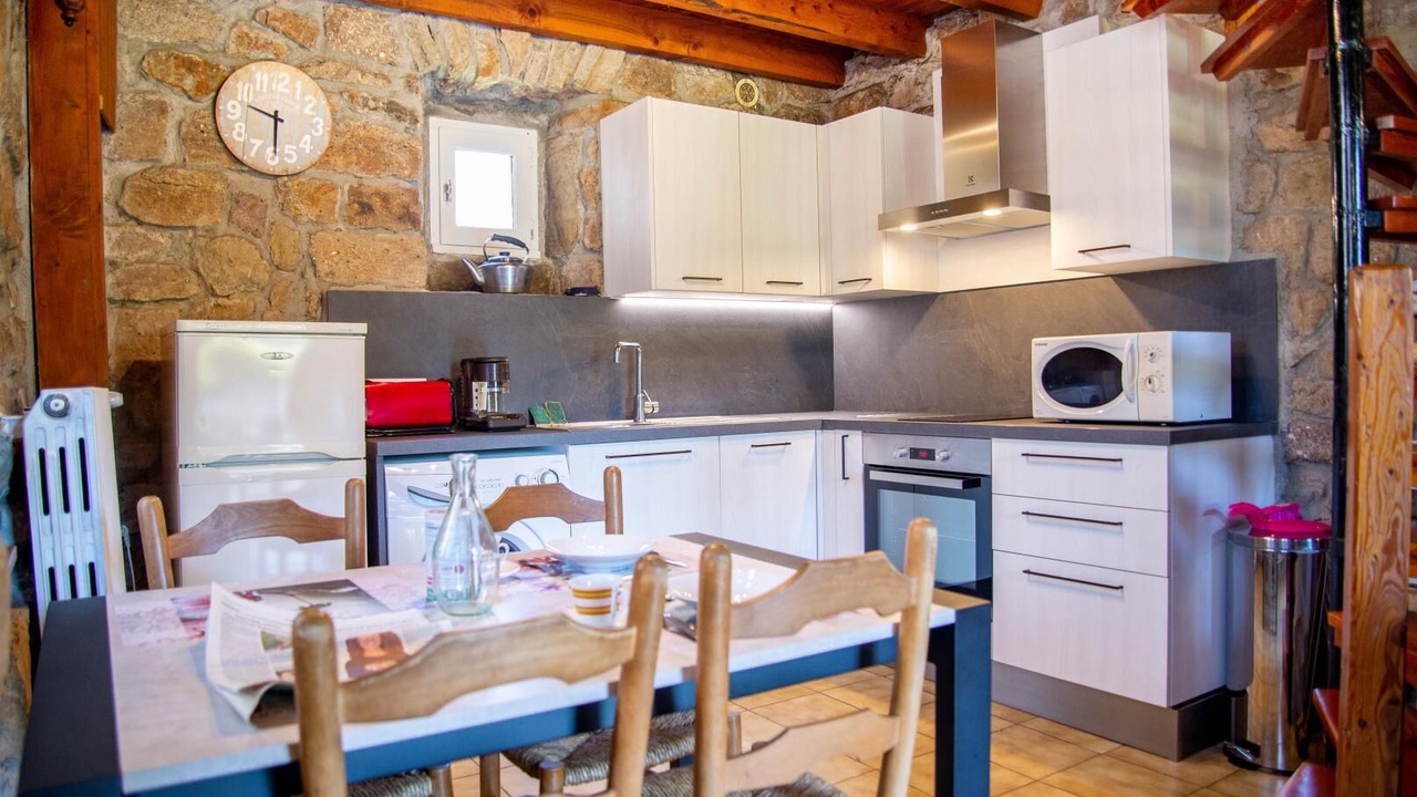 Photo of Kitchen in Saint-Frezal-d'Albuges