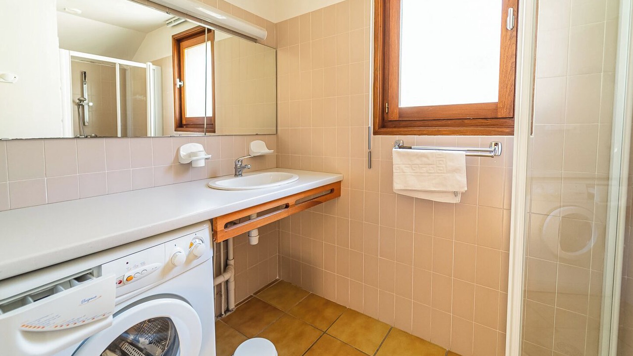 Photo of Bathroom in Saint-Rome-de-Dolan