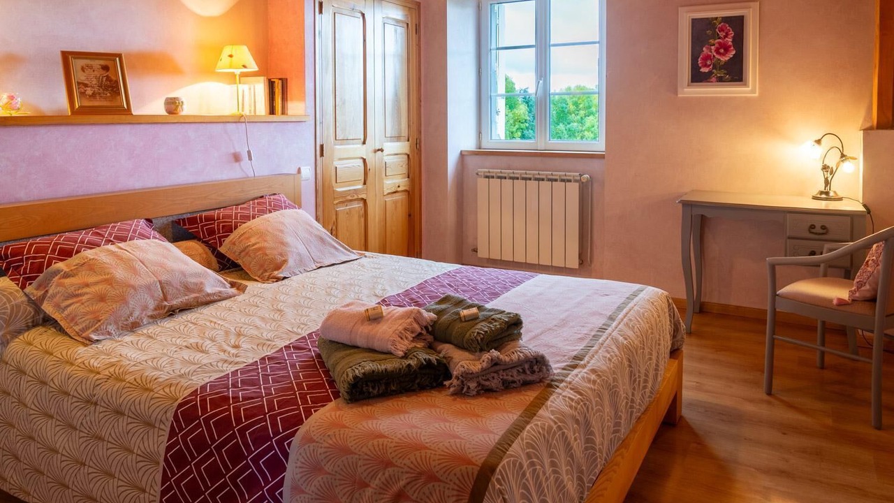 Photo of Bedroom in Le Buisson