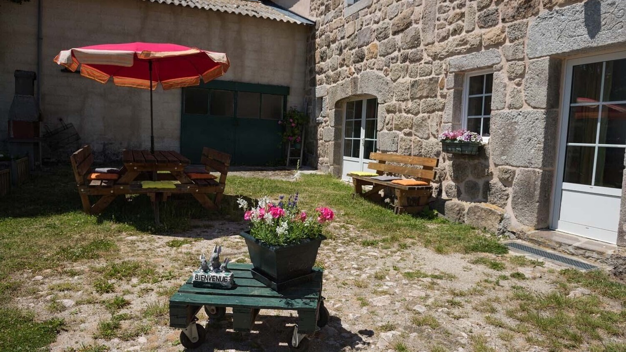 Photo of Outdoor in Le Buisson