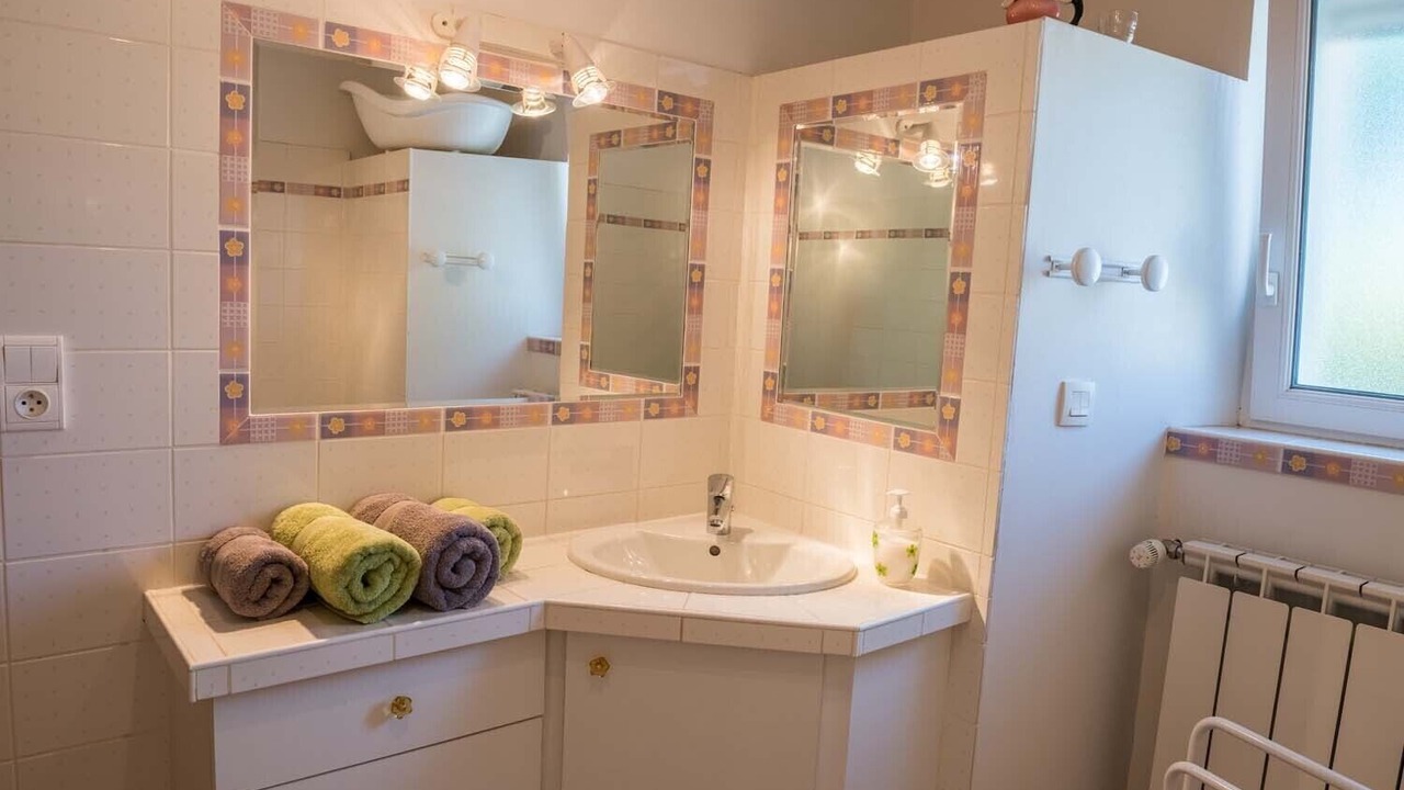 Photo of Bathroom in Le Buisson