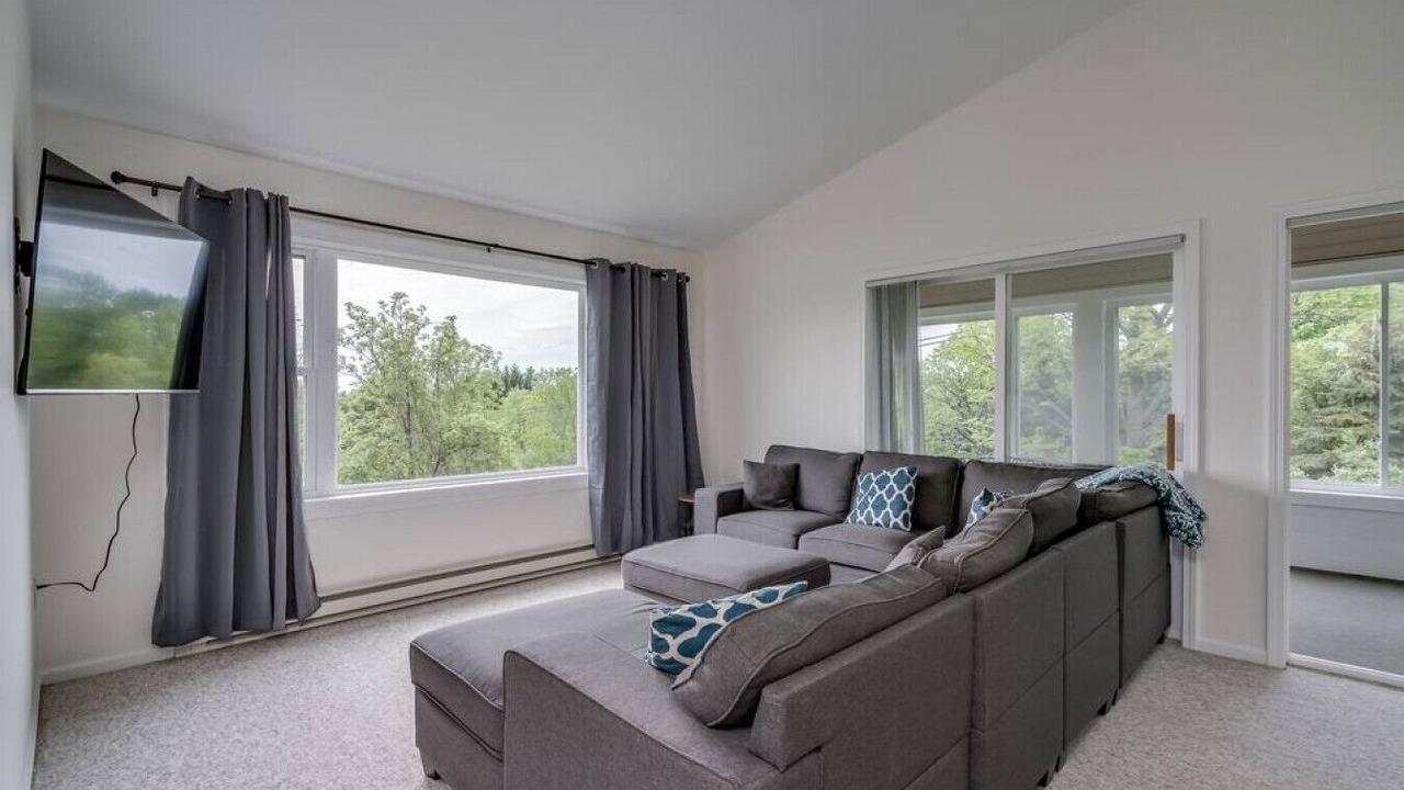 Photo of Livingroom in Frontenac