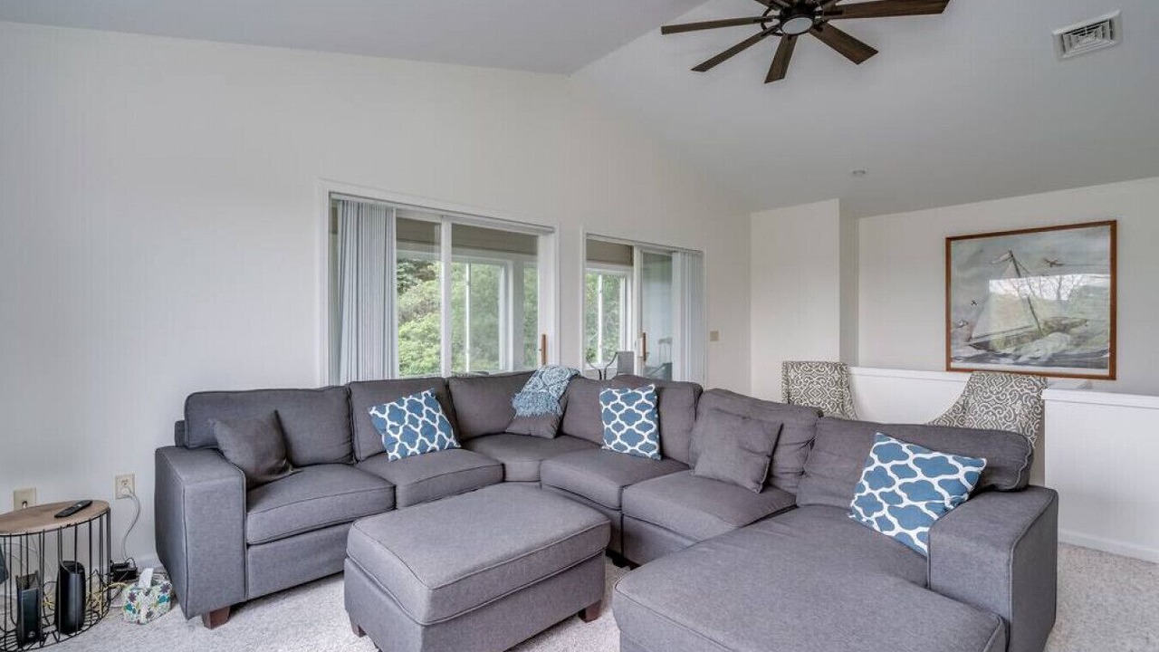Photo of Livingroom in Frontenac