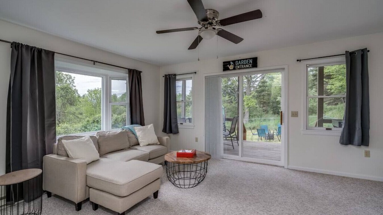 Photo of Livingroom in Frontenac