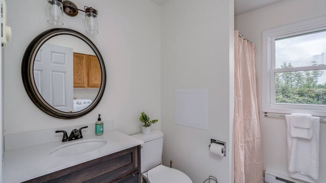 Photo of Bathroom in Frontenac