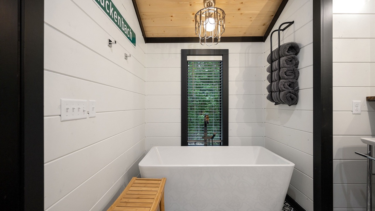 Photo of Bathroom in Broken Bow