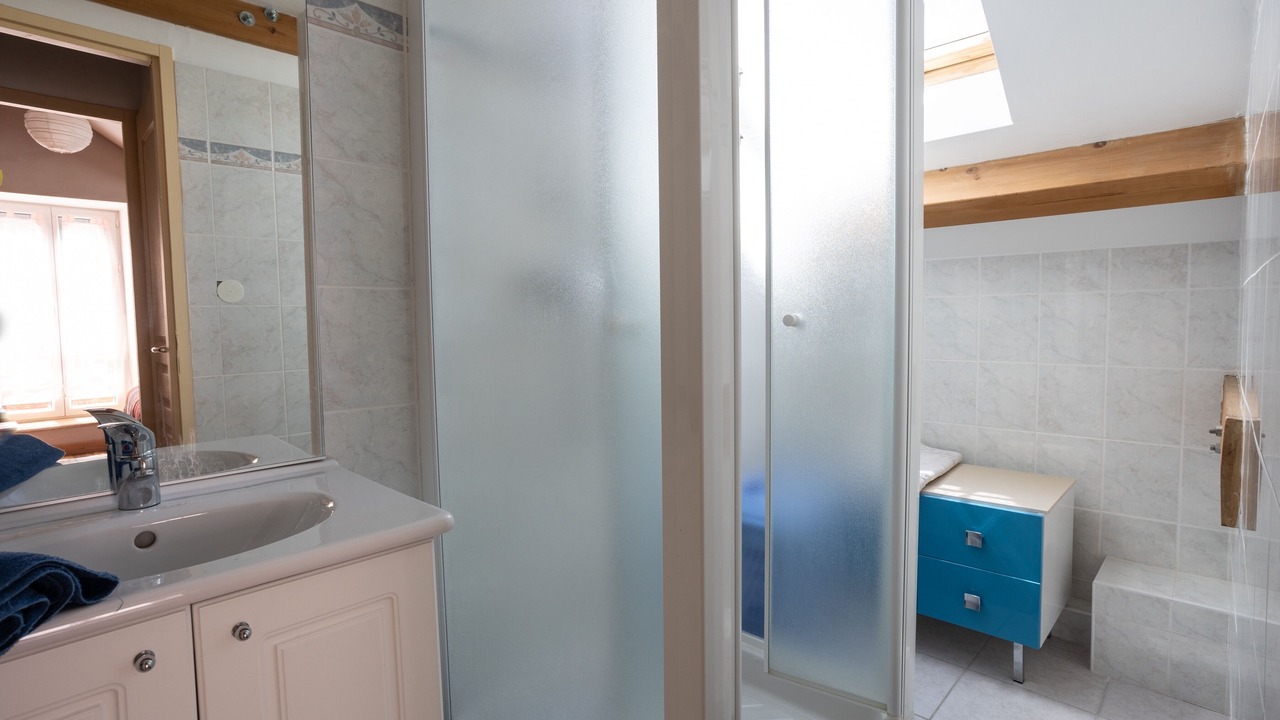 Photo of Bathroom in Embrun