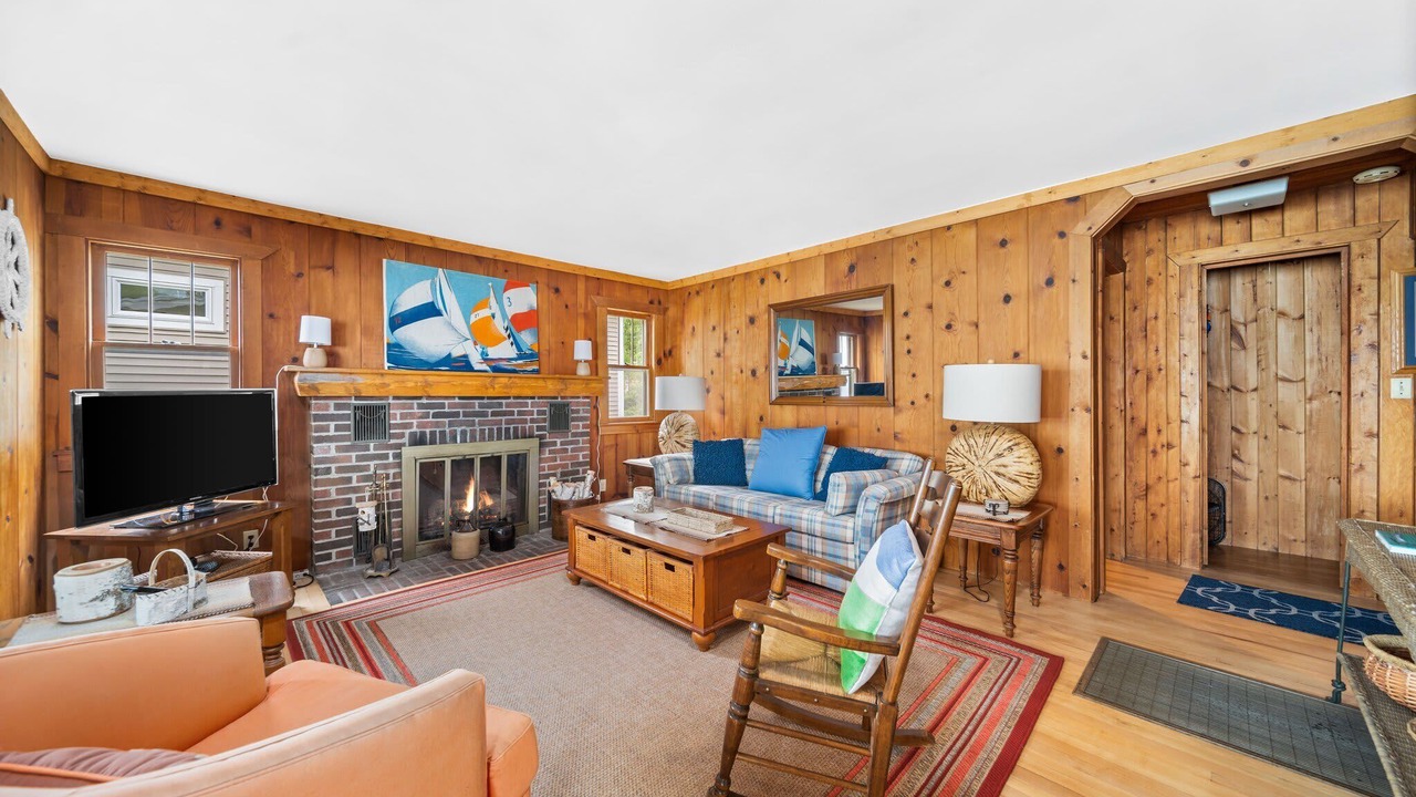Photo of Livingroom in Suttons Bay